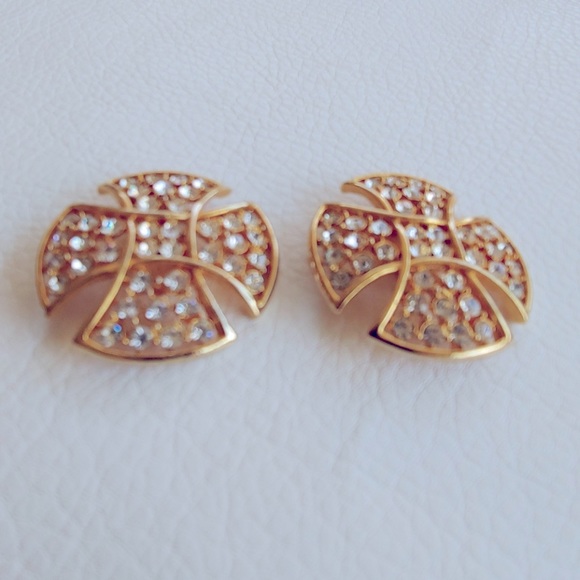 Gold tone earrings - Picture 2 of 7